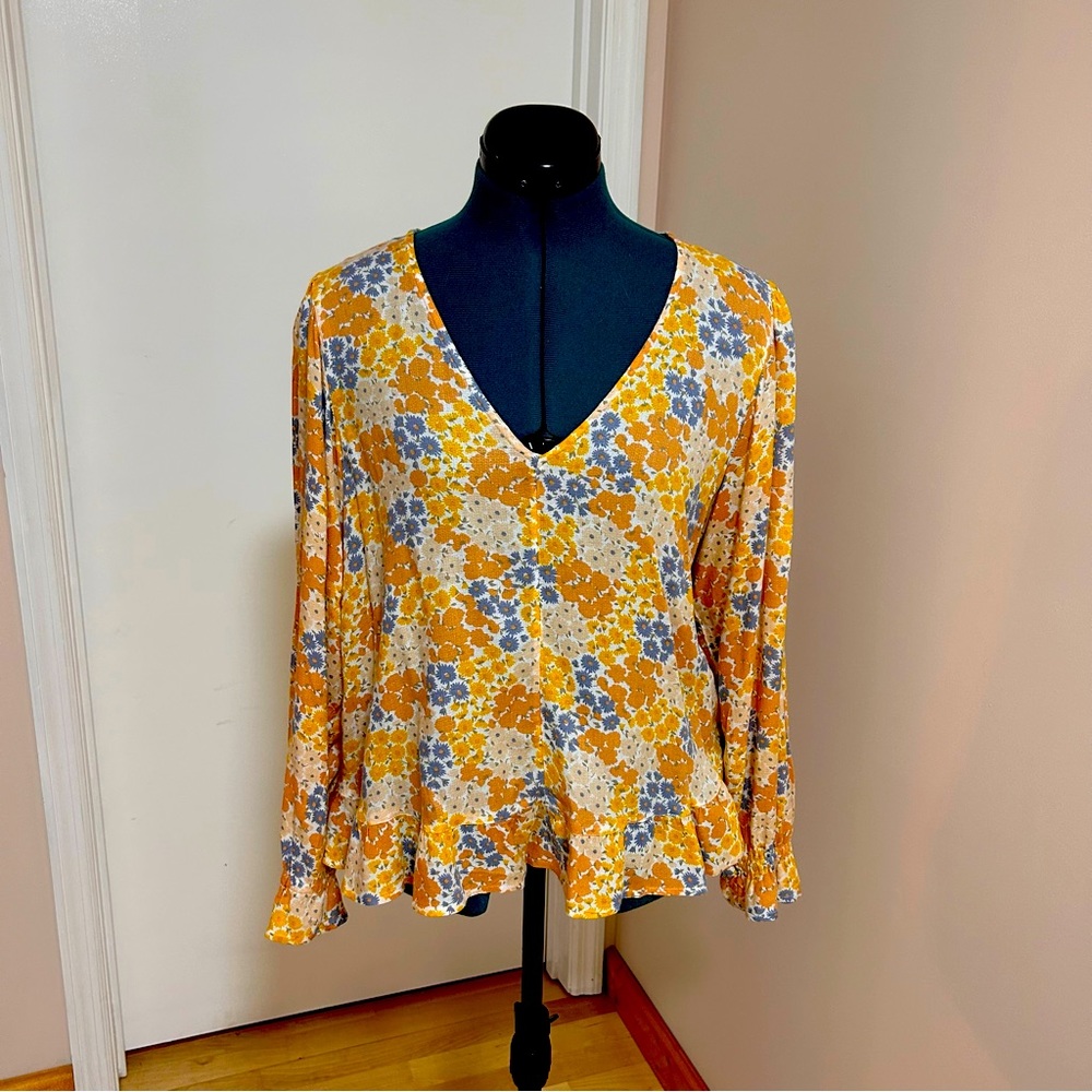 Lucky Brand blouse. Floral pattern.